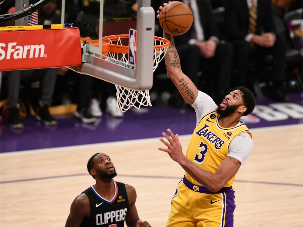 欧冠话题绕不开C罗？众人齐提其名，六台记者疑惑：梅西无人提及？